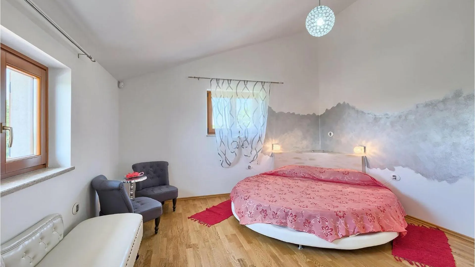 Villa Salambati Smoljanci Holiday home