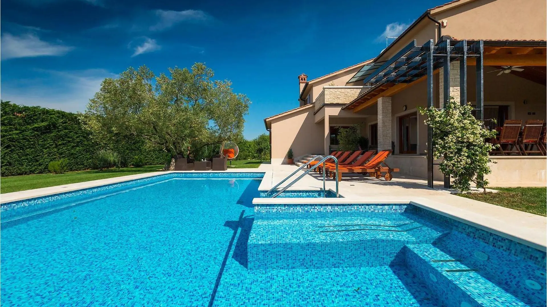 Holiday home Villa Salambati Smoljanci