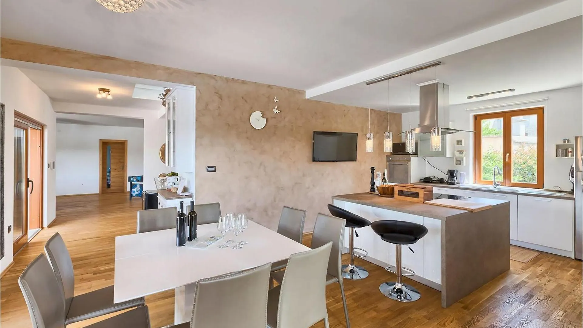 Villa Salambati Smoljanci Holiday home
