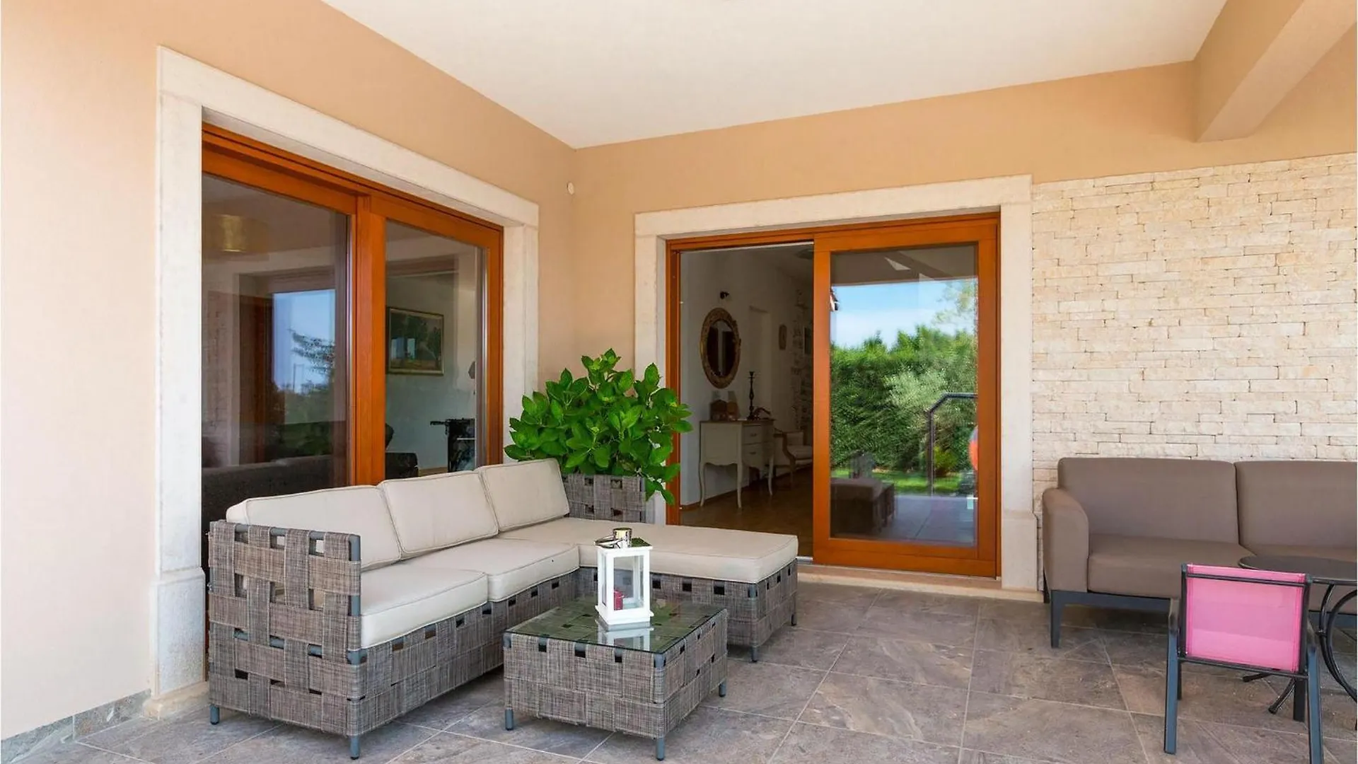 Holiday home Villa Salambati Smoljanci
