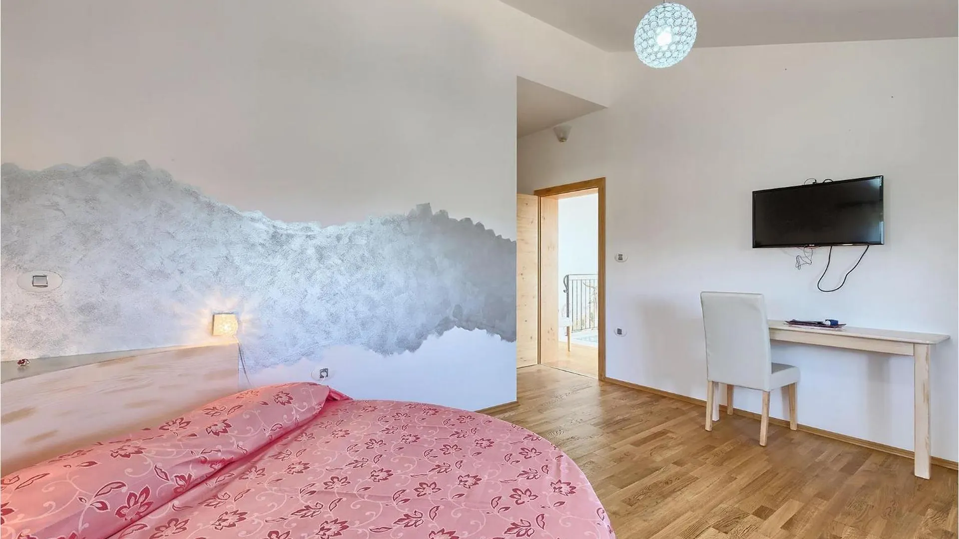 Villa Salambati Smoljanci Holiday home
